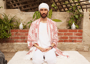 Video: Kundalini Yoga Tune in and Tune out